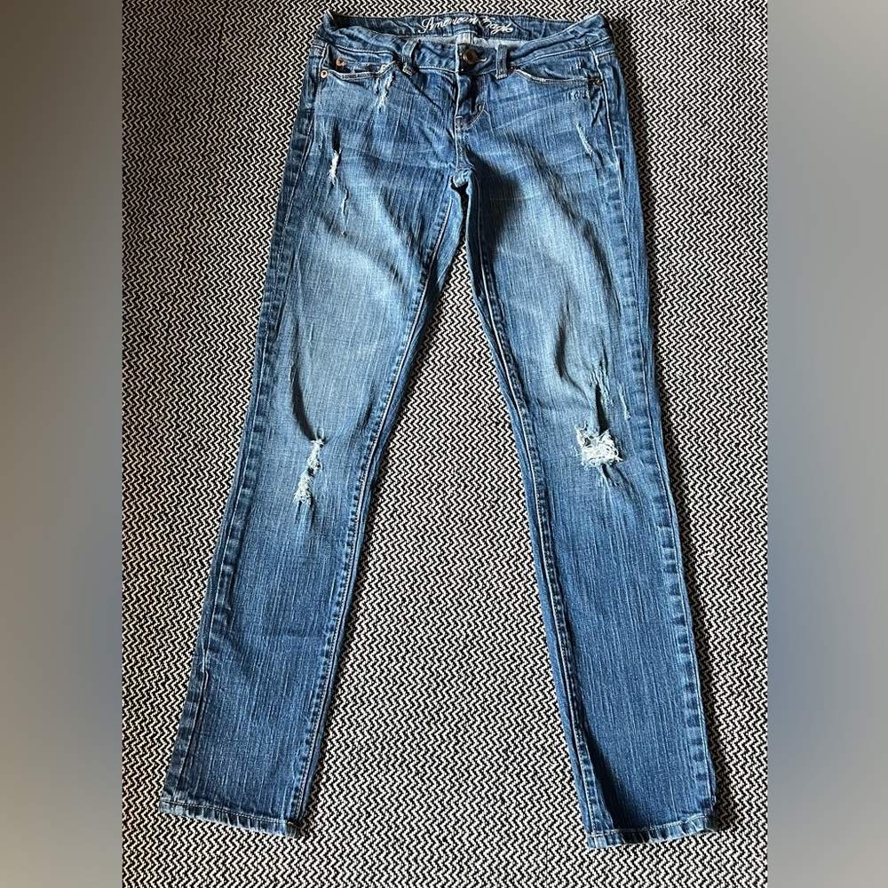 American Eagle Skinny 77 light/medium wash distressed skinny jeans - Picture 2 of 7